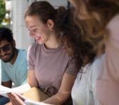 Inserción laboral de los y las jóvenes. Aspiraciones, inquietudes y desafíos.